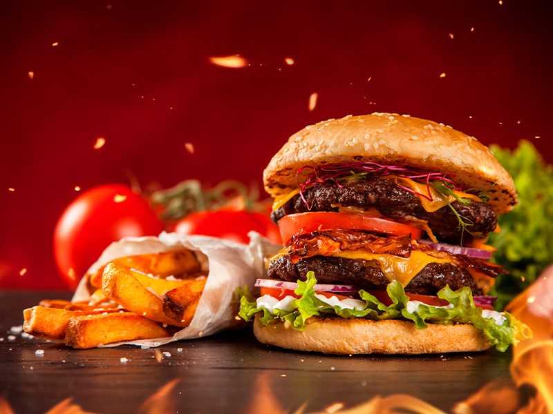 La hamburguesa, ese icónico sándwich de carne entre dos panes, ha conquistado el paladar de personas alrededor del mundo durante décadas. Su popularidad y versatilidad son innegables, pero ¿cuál es…