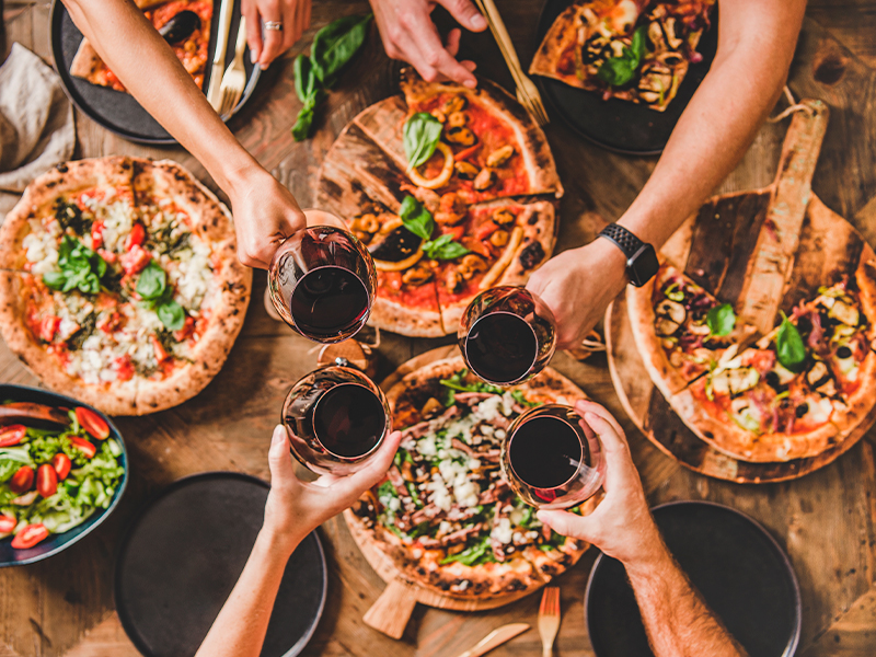 En un mundo acelerado, encontrar momentos para la conexión genuina se vuelve esencial. ¿Qué mejor manera de lograrlo que a través de preparar y degustar una deliciosa pizza casera? Todo…