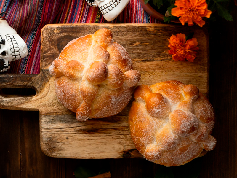 Hornear pan de muerto en casa es una experiencia llena de emoción, tradición y amor. Desde el momento en que se mezclan los ingredientes hasta el instante en que el…