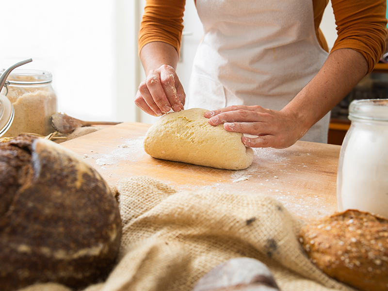 2025 es un excelente año para empezar a hacer pan en casa. Hacer pan te permite tener control total sobre los ingredientes, como usar harinas integrales o sin gluten, lo…