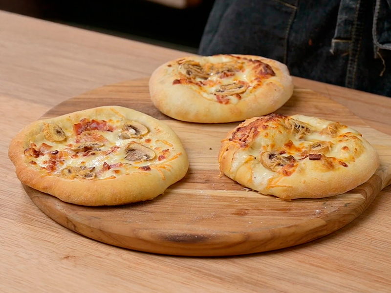 Ahora que los niños están de vacaciones y están en casa, aprovecha para cocinar y entretenerlos haciendo pizza en casa. Aquí tienes cinco ideas originales con levadura TradiPan® para disfrutar,…