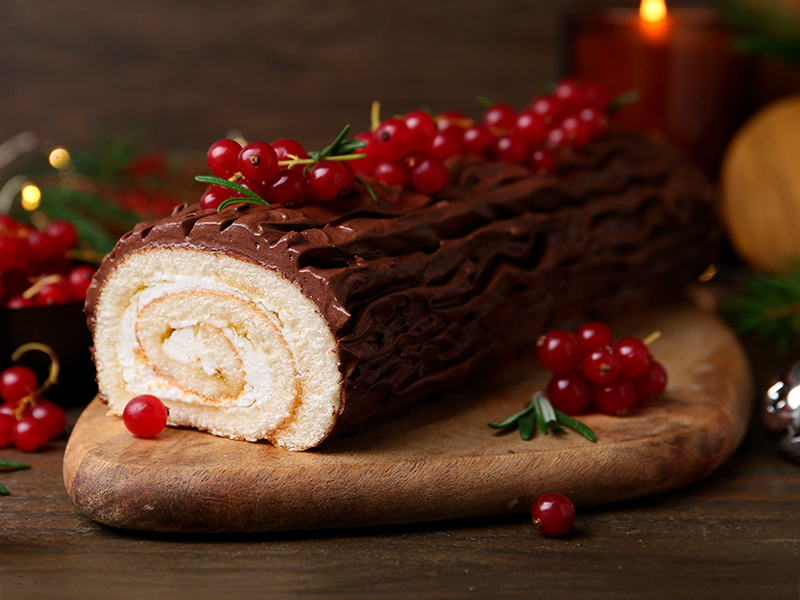 tronco-navidad-2025 El tronco de Navidad, conocido en francés como Bûche de Noël, es uno de los postres más emblemáticos de la repostería navideña europea. Su origen se remonta a Francia, hacia…